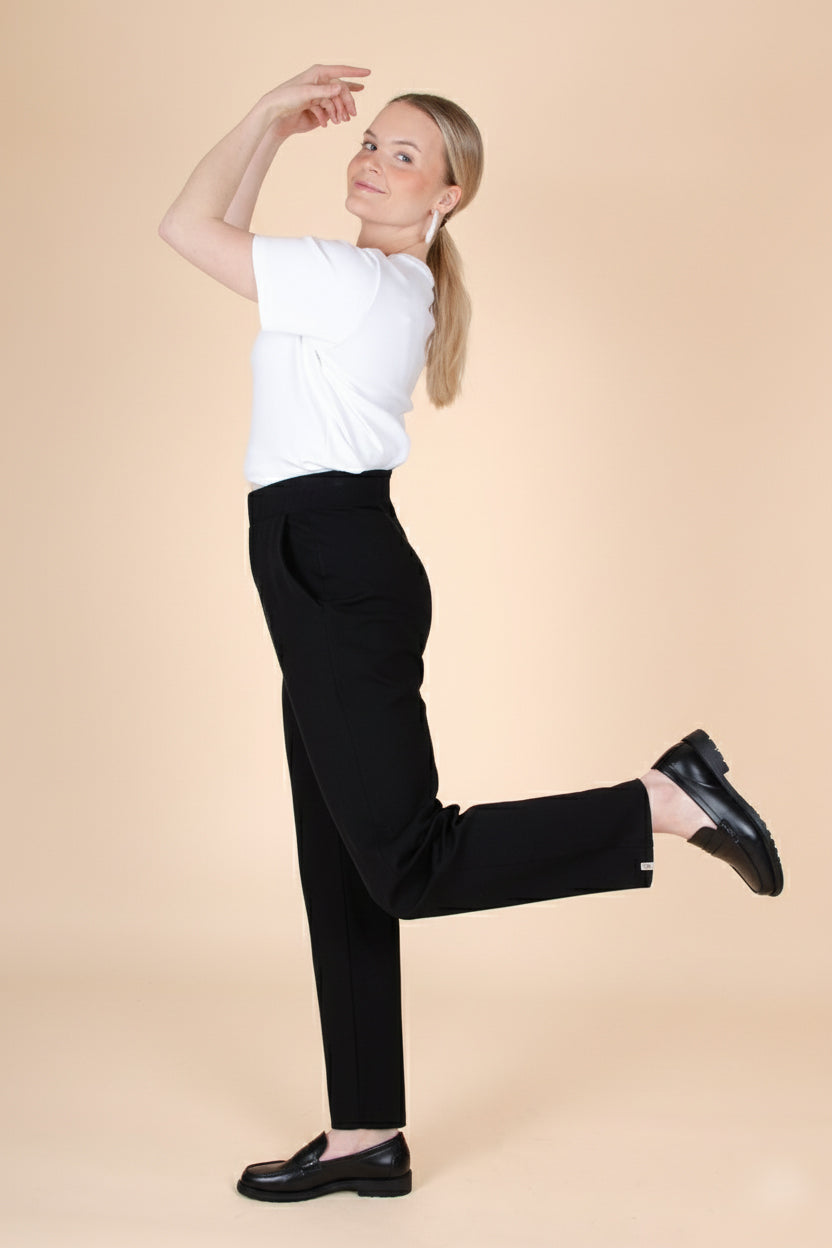 パンツ COOR slacks black S パンツ COOR slacks black S BLACK PLEATED HANBOK SLACKS – Sundae School