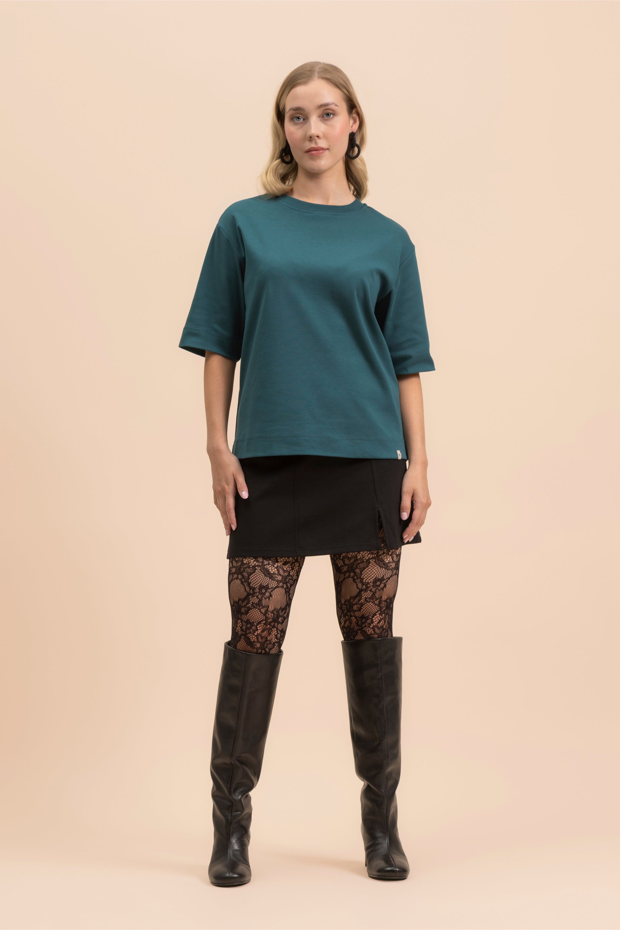 Naisten petrooli oversized t-paita| modelheight:172, size:XS