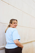 Naisten vaaleansininen t-paita | modelheight:160, size:XL