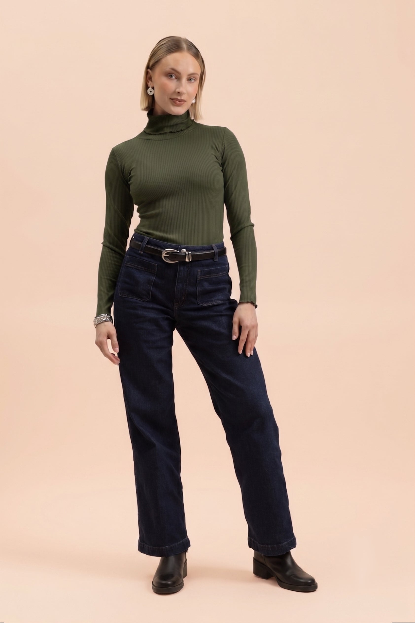  | modelheight:172, size:XS