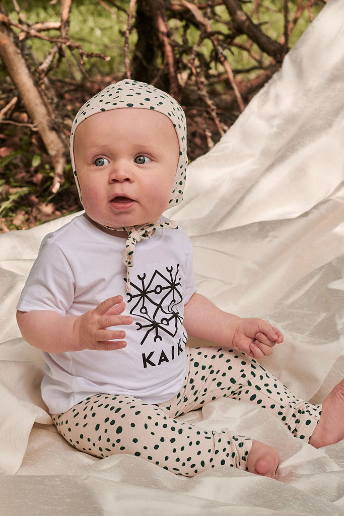 Baby Bonnet, Wild Dots Sand - Kaiko Clothing Company Oy