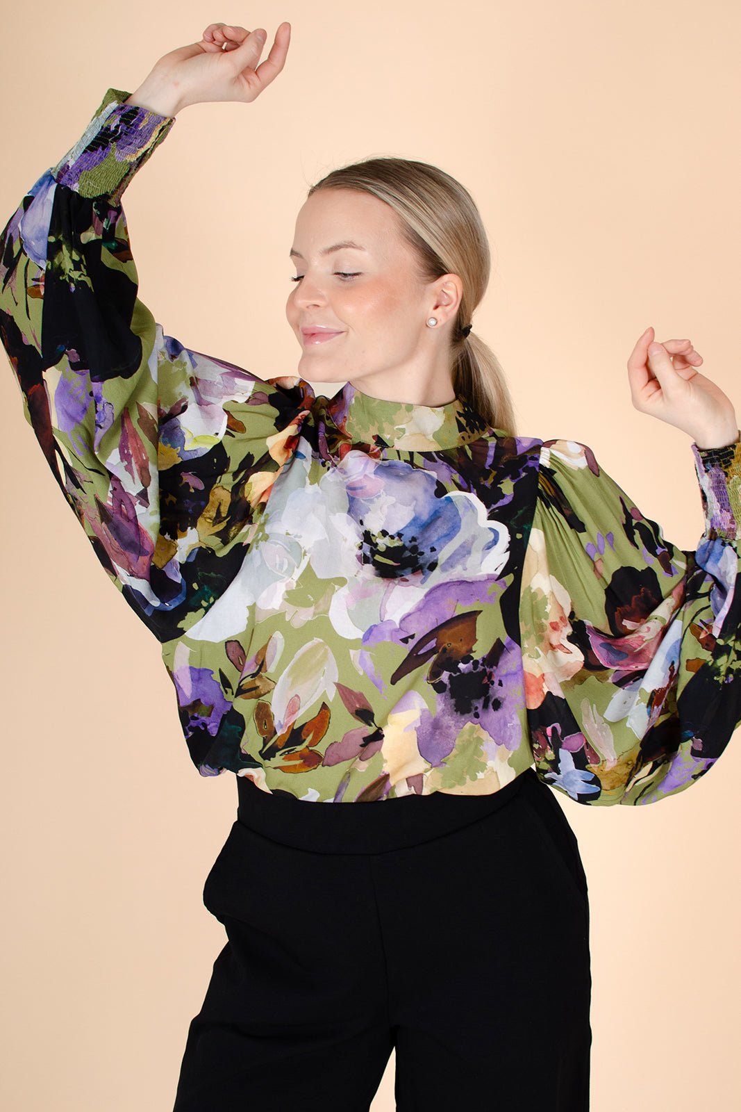 Puff Blouse, Olive Anemone - Kaiko Clothing Company Oy